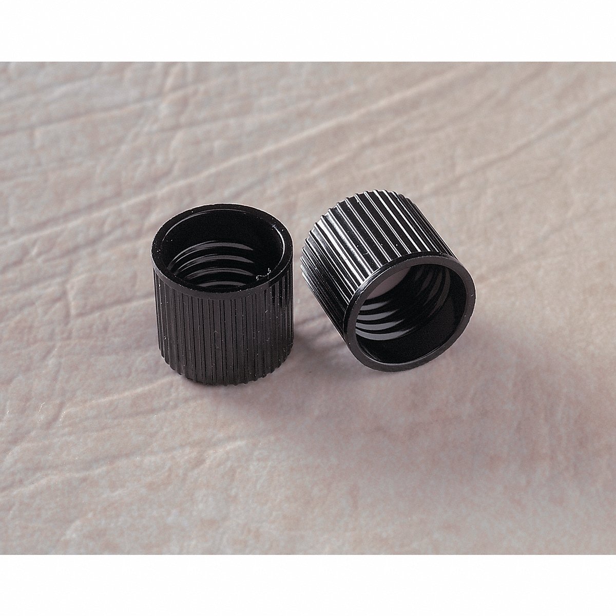 Kimble Black Caps 15 mm Dia PK500 (73802-15415)